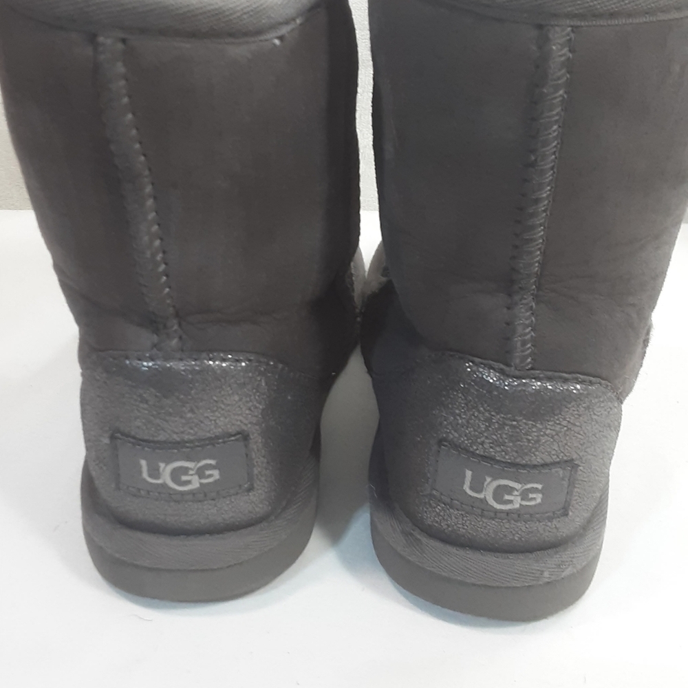 UGG Kids Classic Short Boots in Gray - Picture 4 of 12